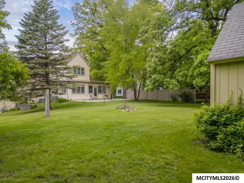 715 N Hampshire Avenue Mason City IA 50401