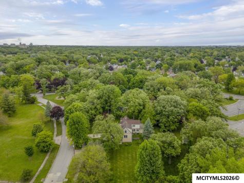 715 N Hampshire Avenue Mason City IA 50401