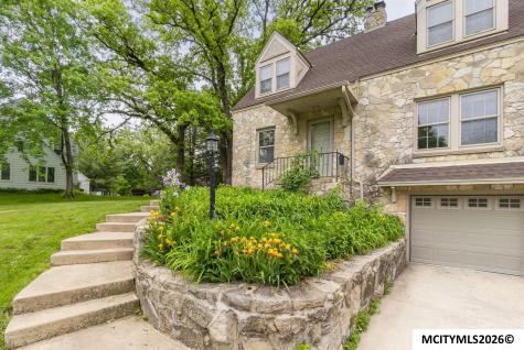 715 N Hampshire Avenue Mason City IA 50401