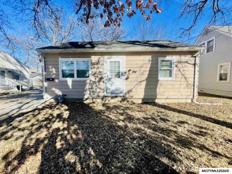 954 15th Street NE Mason City IA 50401