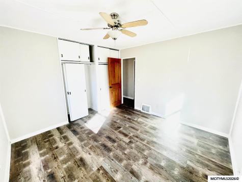 954 15th Street NE Mason City IA 50401