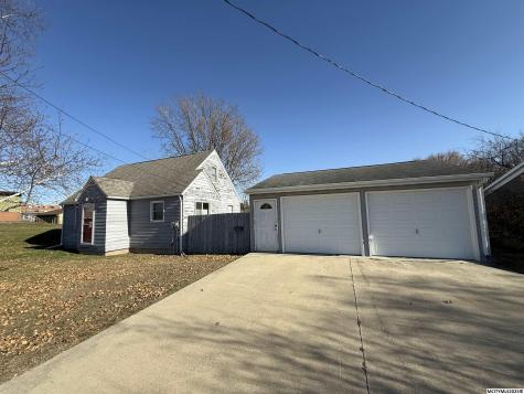 335 S 11th Street Forest City IA 50436