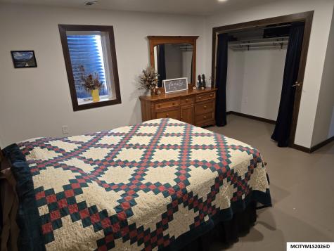 934 11th NE Mason City IA 50401