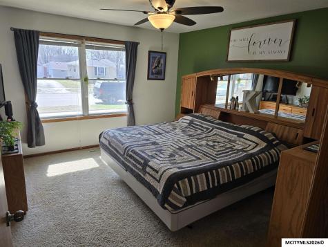934 11th NE Mason City IA 50401