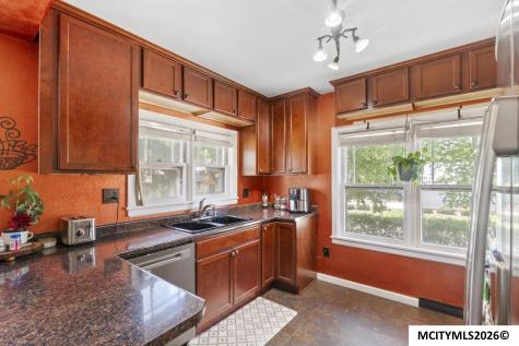 636 2nd NE Mason City IA 50401
