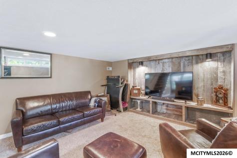 636 2nd NE Mason City IA 50401