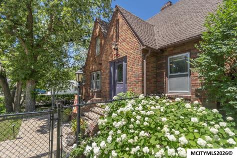 636 2nd NE Mason City IA 50401
