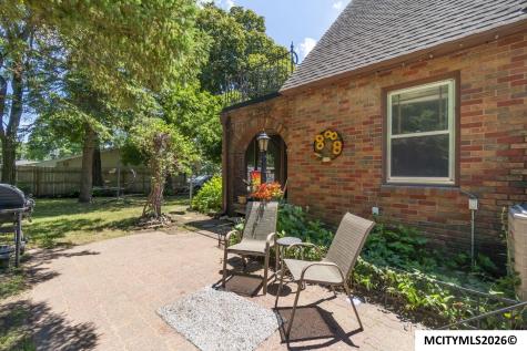 636 2nd NE Mason City IA 50401