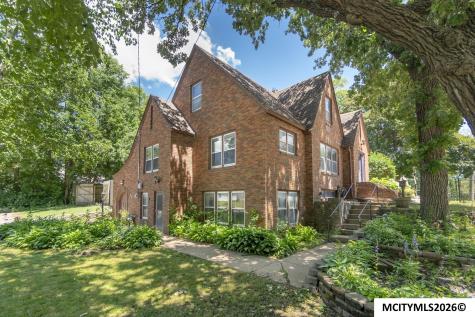 636 2nd NE Mason City IA 50401