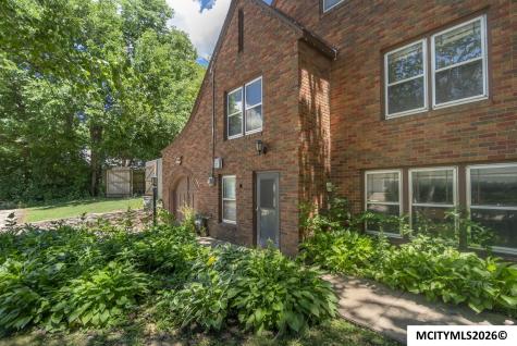 636 2nd NE Mason City IA 50401