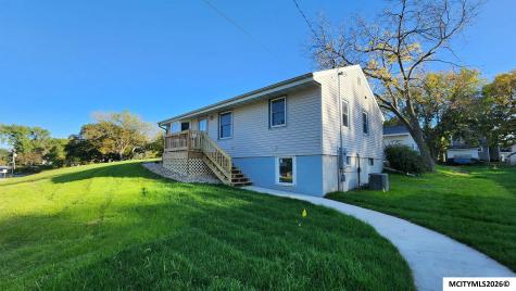 537 NE 4th Street Mason City IA 50401