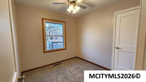 537 NE 4th Street Mason City IA 50401