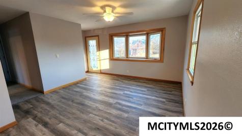 537 NE 4th Street Mason City IA 50401