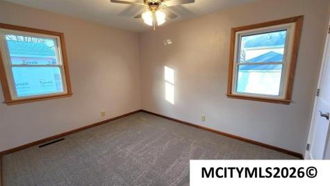 537 NE 4th Street Mason City IA 50401