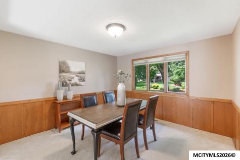 5 Quarry Road Mason City IA 50401