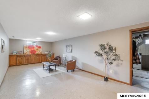 5 Quarry Road Mason City IA 50401