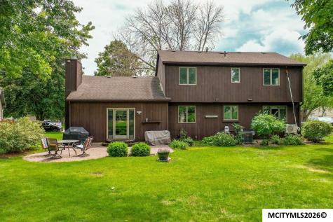 5 Quarry Road Mason City IA 50401