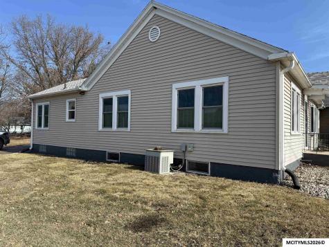 1216 2nd SW Mason City IA 50401