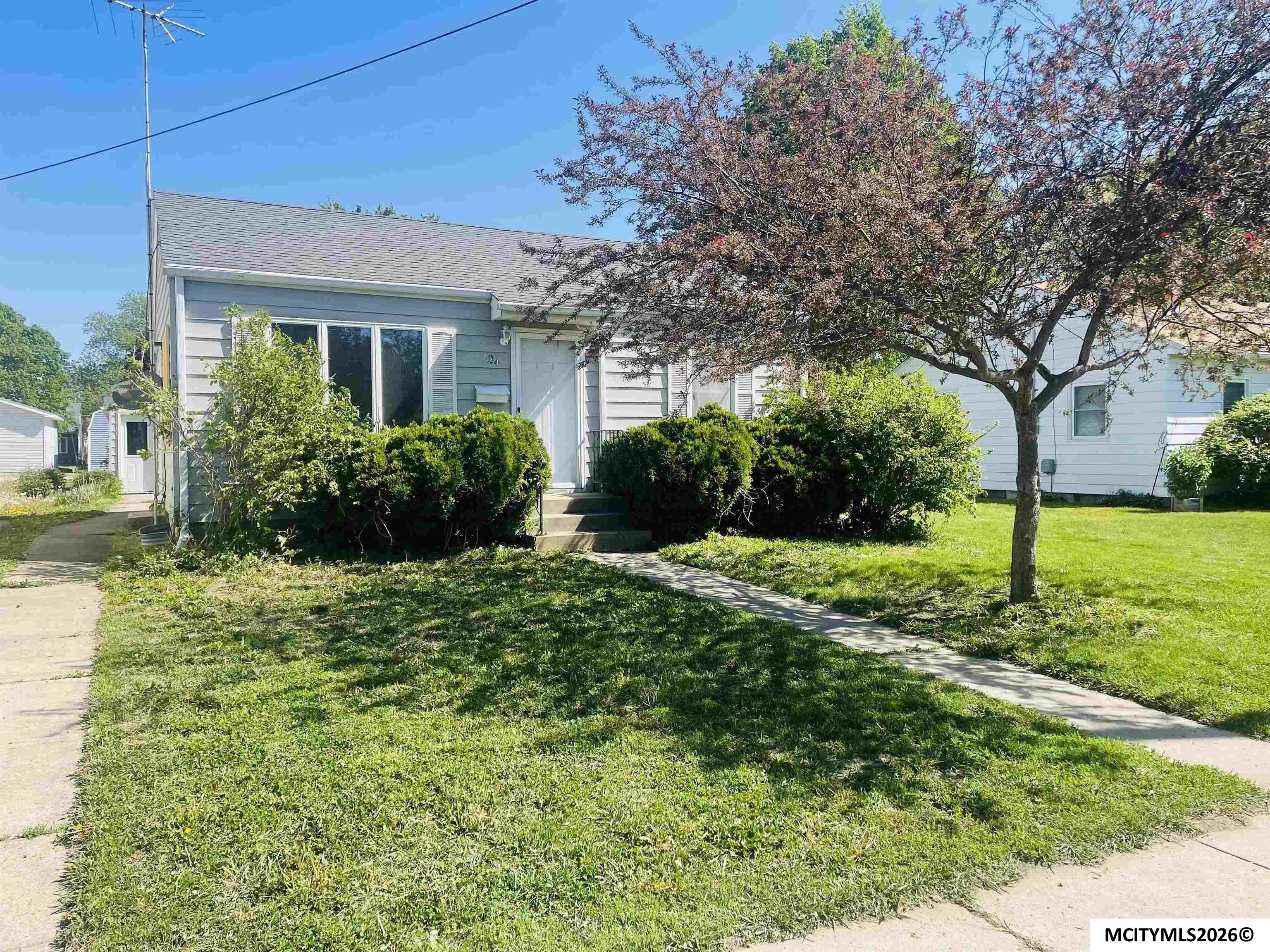 124 27th Street SW Mason City IA 50401
