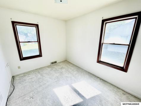 124 27th Street SW Mason City IA 50401