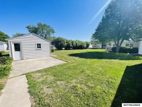 124 27th Street SW Mason City IA 50401