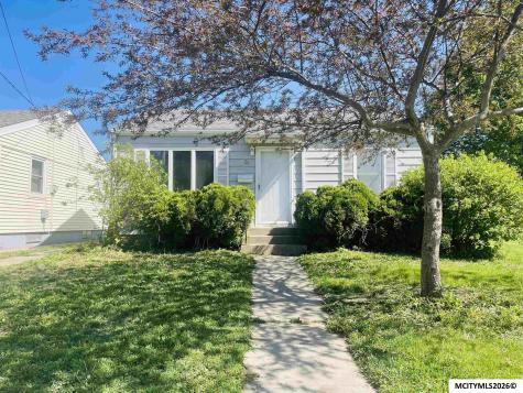 124 27th Street SW Mason City IA 50401