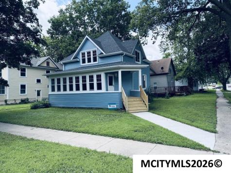 403 NW 1st Street Mason City IA 50401