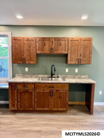 403 NW 1st Street Mason City IA 50401