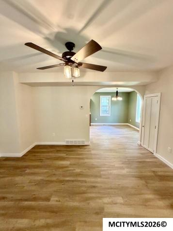 403 NW 1st Street Mason City IA 50401