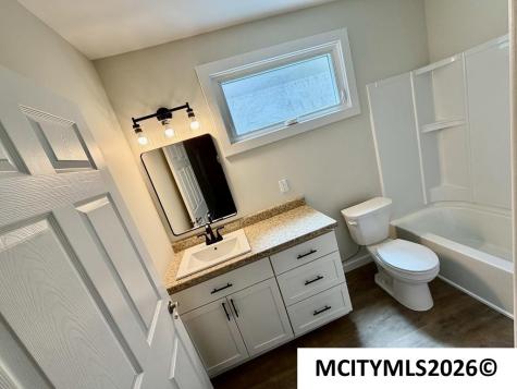403 NW 1st Street Mason City IA 50401