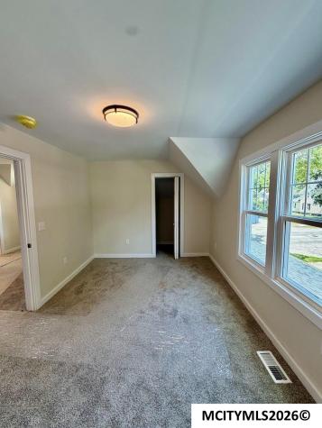403 NW 1st Street Mason City IA 50401
