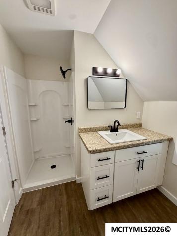 403 NW 1st Street Mason City IA 50401