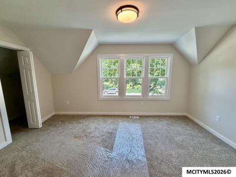 403 NW 1st Street Mason City IA 50401