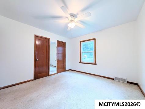 516 10th Street NW Mason City IA 50401