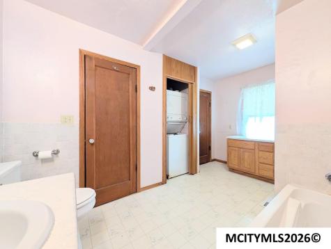 516 10th Street NW Mason City IA 50401