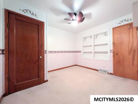 516 10th Street NW Mason City IA 50401