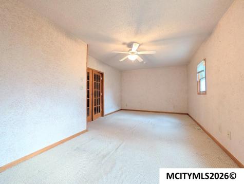 516 10th Street NW Mason City IA 50401