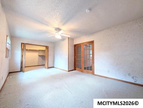 516 10th Street NW Mason City IA 50401