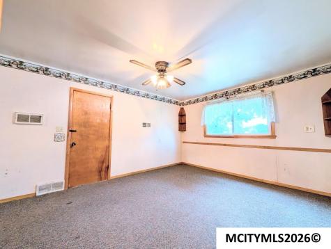 516 10th Street NW Mason City IA 50401