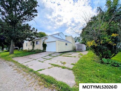 516 10th Street NW Mason City IA 50401