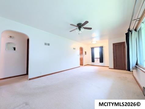 516 10th Street NW Mason City IA 50401