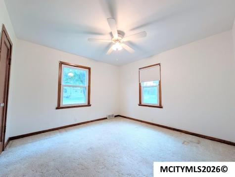516 10th Street NW Mason City IA 50401