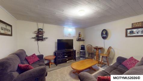 1011 S Kentucky Mason City IA 50401