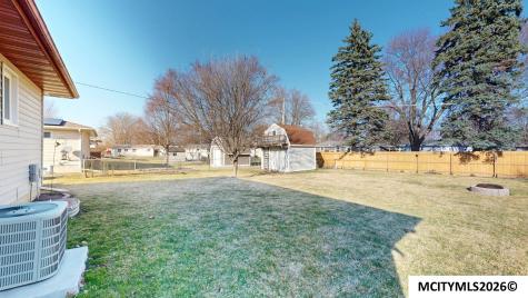 1011 S Kentucky Mason City IA 50401