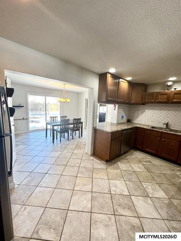 915 S Louisiana Mason City IA 50401