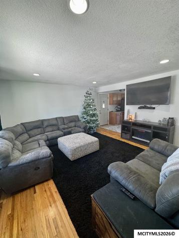 915 S Louisiana Mason City IA 50401