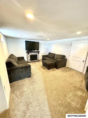 915 S Louisiana Mason City IA 50401