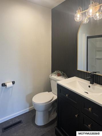 2166 Springview Drive Mason City IA 50401