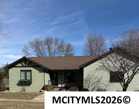 2166 Springview Drive Mason City IA 50401