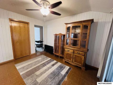 516 15th NW Mason City IA 50401